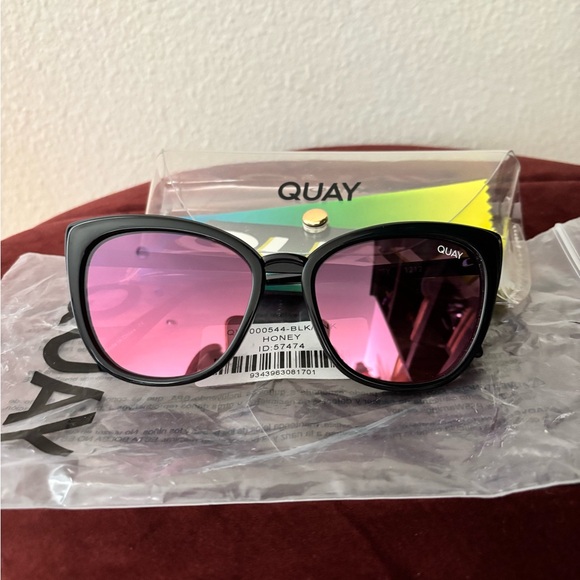 Quay Australia Honey Black Pink Mirror Cat Eye Sunglasses Classic Trend - Picture 8 of 8